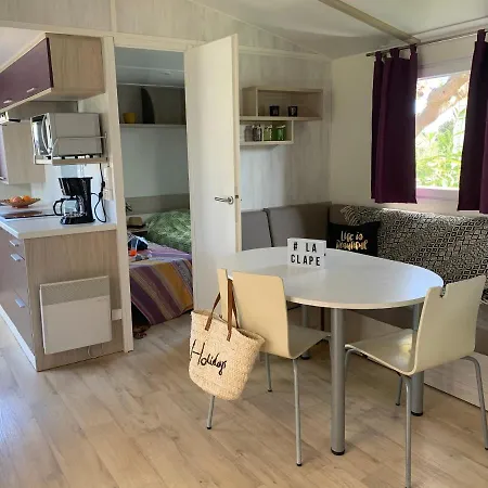 Κάμπινγκ La Clape Village *