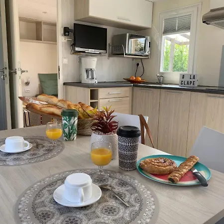 Κάμπινγκ La Clape Village *